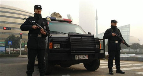 鄭州多處道路被管制，各位車主請(qǐng)繞行